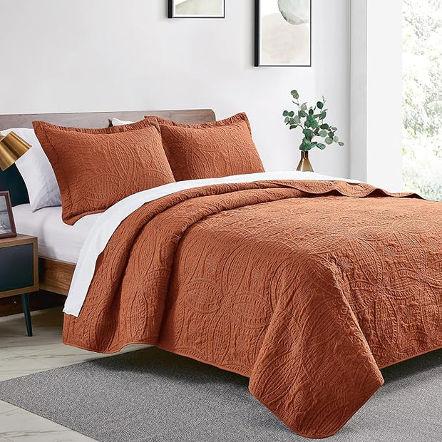 Lightweight Summer Quilt - Soft Microfiber Bedspread, Breathable & All-Season Coverlet, Modern Coin Pattern Bedding for Bedroom & Guest Room